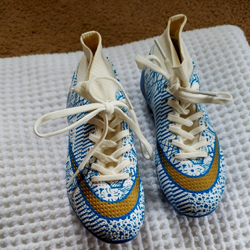 Kids Patterned Cleats with Blue and Gold Size 28 Toddler Shoe Size 11 (US)